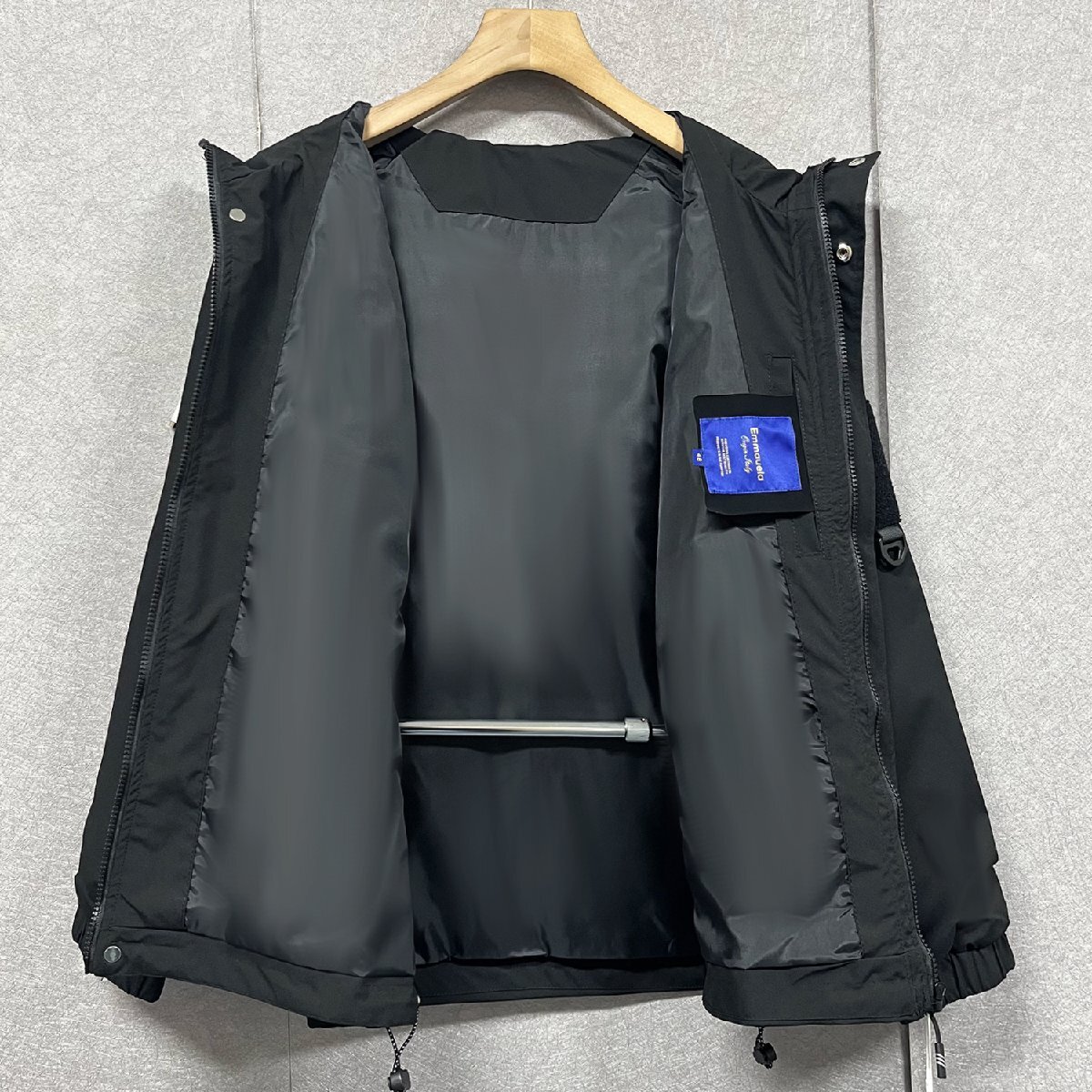 定番?ジャケット 定価6萬◆Emmauela?イタリア?ミラノ発◆薄手 防風(fēng) 柔らか 個性 スポーツ アウター マウンテンパーカー 登山服 2XL/52