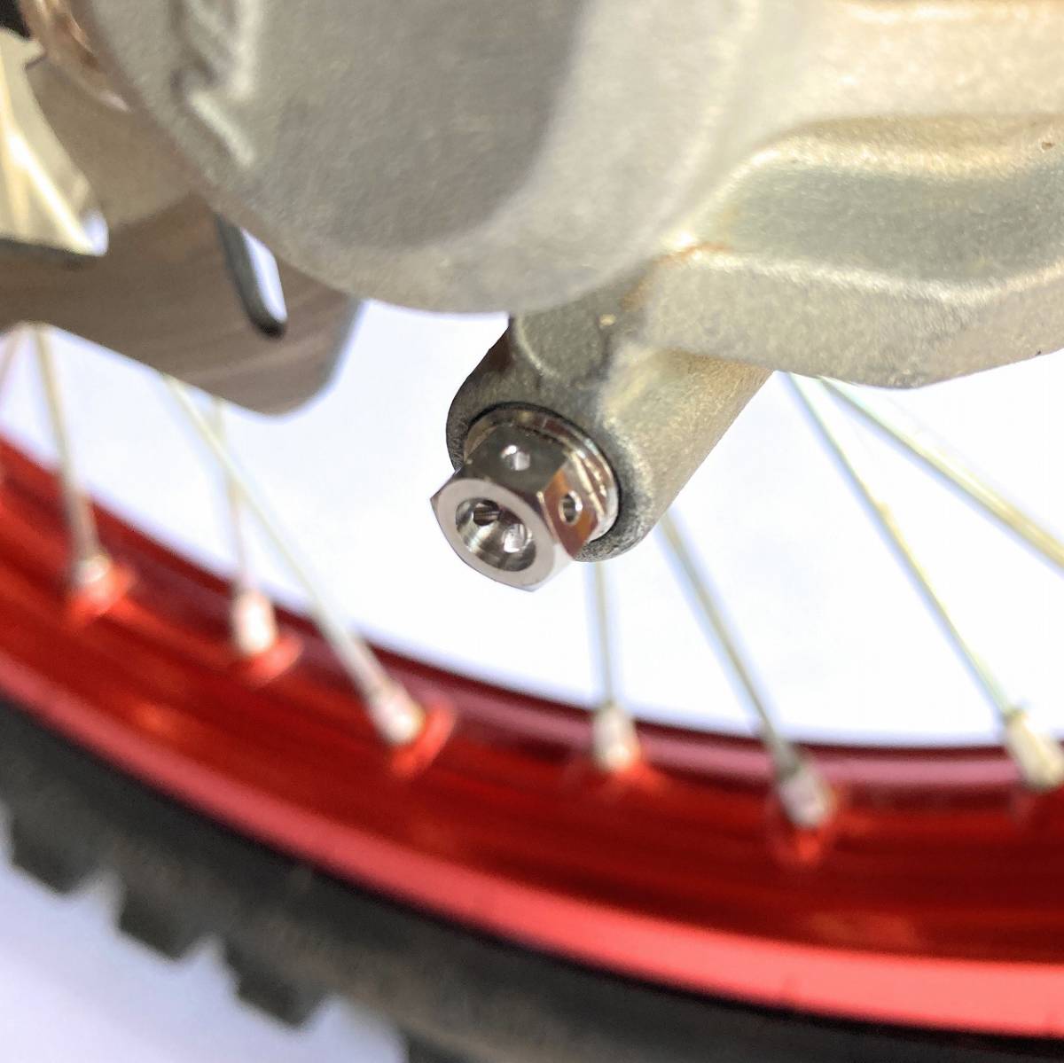 58mm 64チタン ブレーキパッドピン ニッシン CR125R CRF250R CRM250R XR230 XR250 XLR250 YZ125X YZ250FX WR250F KLX250 RM DRZ キャリパー
