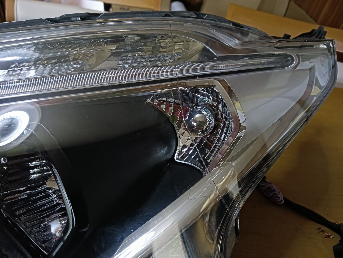 3915128■ プジョー 208 / PEUGEOT純正 ヘッドライト 左側 ■ 美品 A9HN01 pure TECH A9? 點燈OK