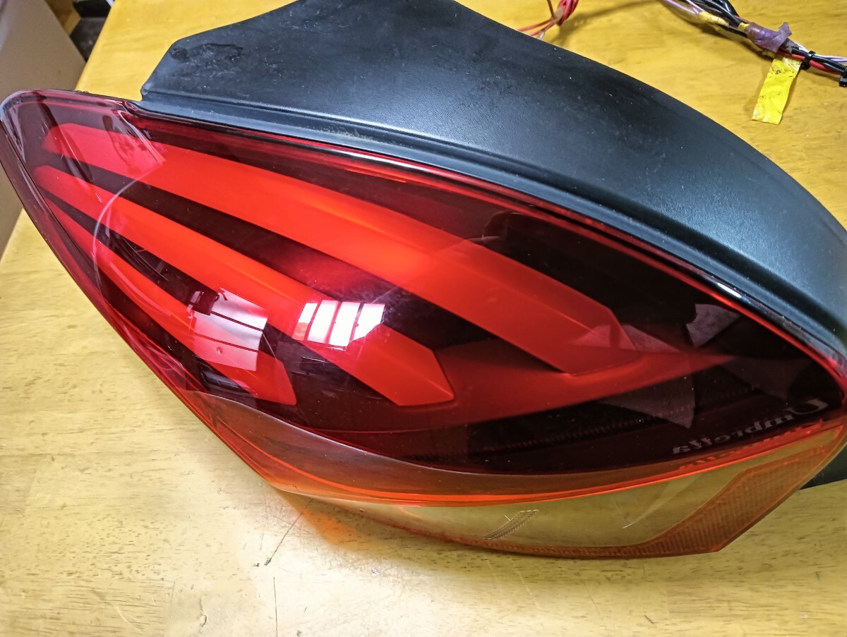 3915126■ プジョー 208 / PEUGEOT純正 テールランプ 左側(cè) ■ 美品 A9HN01 pure TECH A9? 點(diǎn)燈OK テールライト