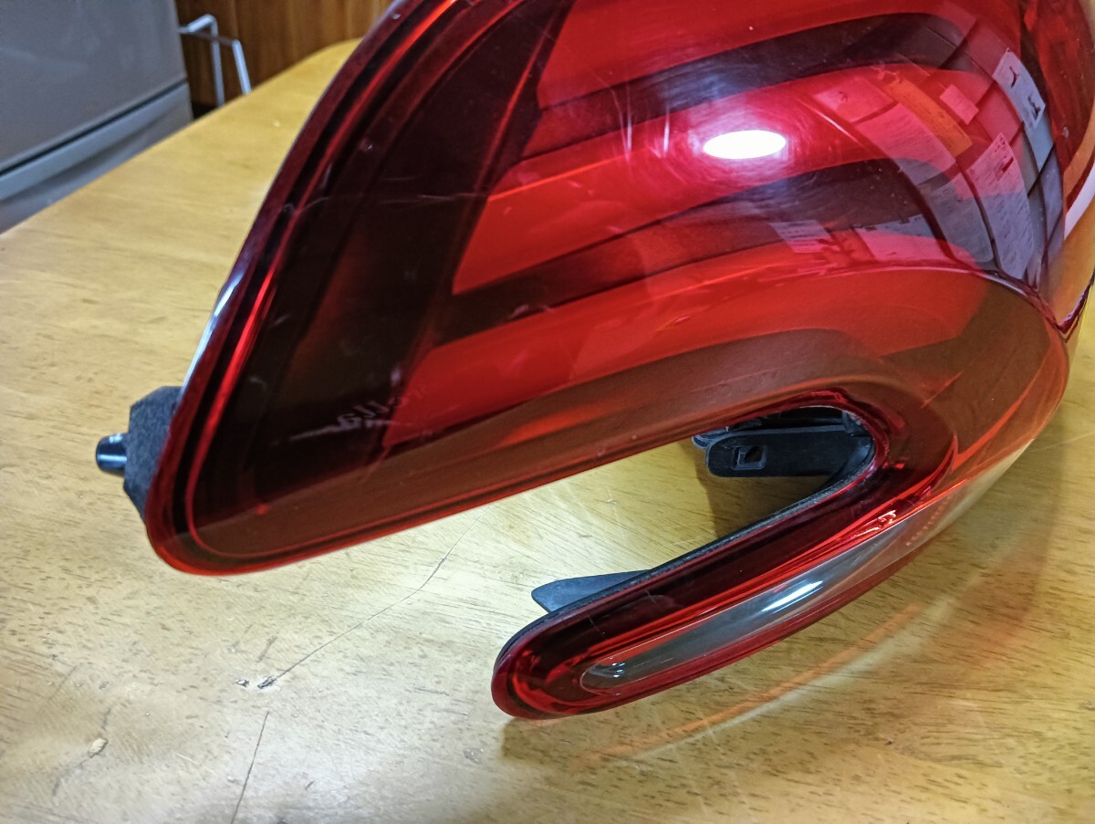 3915126■ プジョー 208 / PEUGEOT純正 テールランプ 左側(cè) ■ 美品 A9HN01 pure TECH A9? 點(diǎn)燈OK テールライト