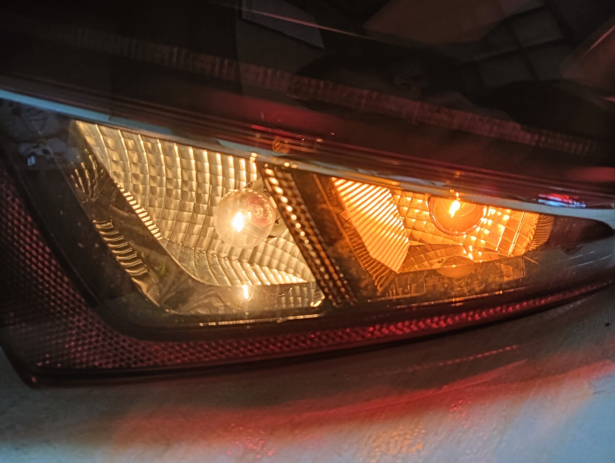 3915125■ プジョー 208 / PEUGEOT純正 テールランプ 右側(cè) ■ 美品 A9HN01 pure TECH A9? テールライト RH 點燈OK