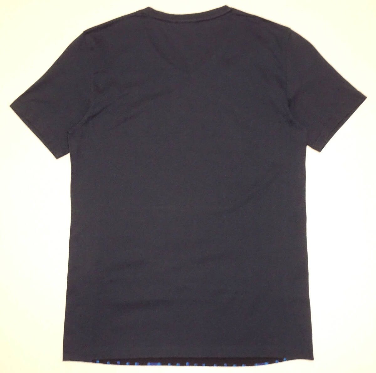 Calvin Klein( Calvin Klein )/ хлопок 100%/ небо ./V шея / дизайн футболка /M