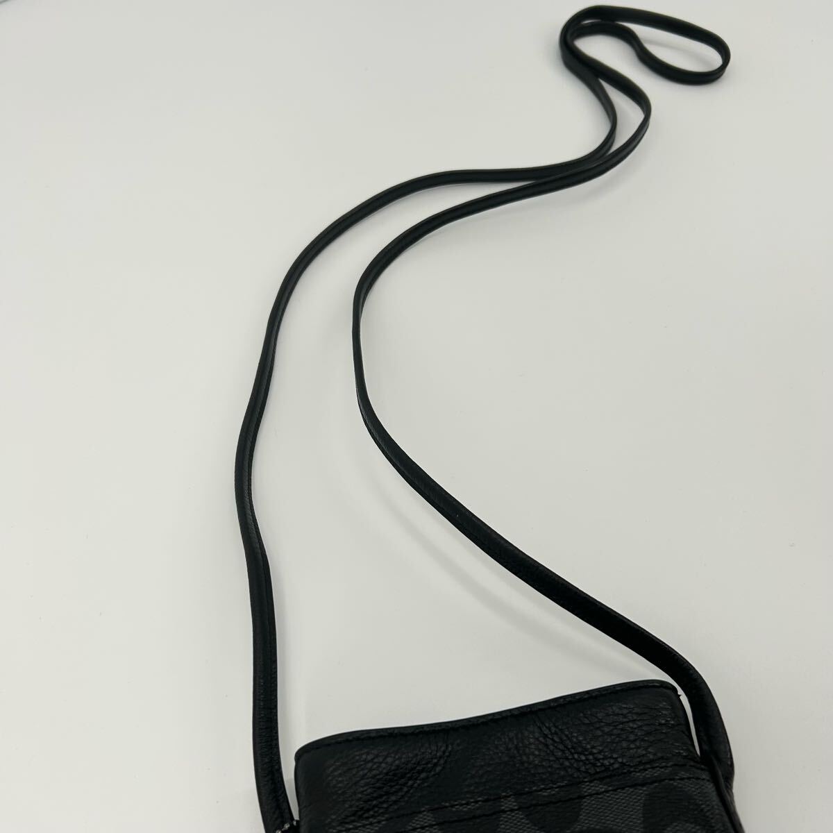 未使用品 COACH コーチ ショルダーバッグ スマホ シグネチャー 未使用品 COACH コーチ ショルダーバッグ スマホ シグネチャー