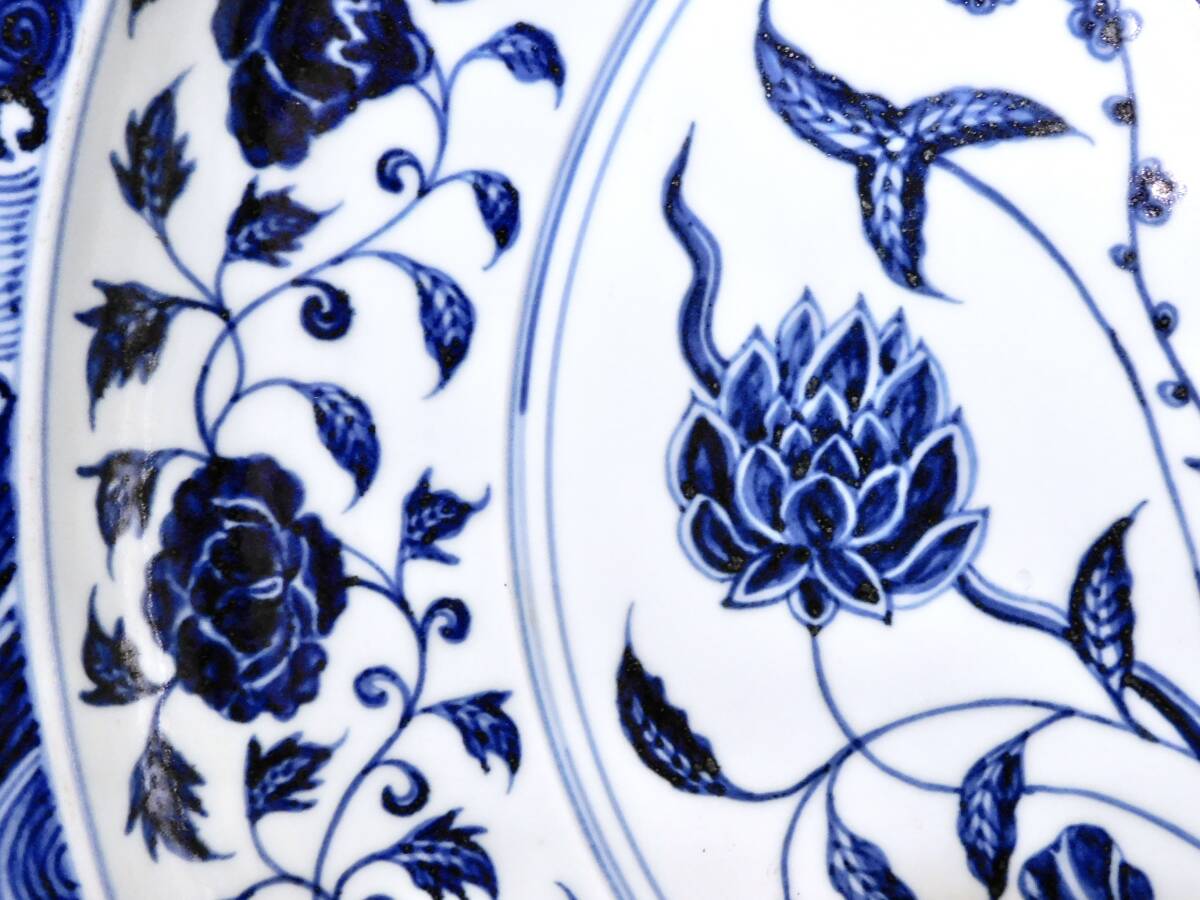 明時(shí)代　染付蓮花文大皿　明　Sotheby’s 永楽　宣徳