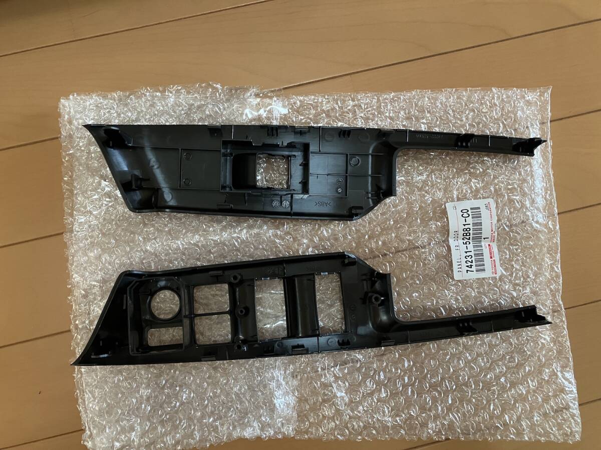 トヨタ　アクア　MXPK10系　アームレストベースパネル?。ē靴铹`ウインドウスイッチパネル）　前后左右セット?。笙ぅ螗施`ドアハンドル
