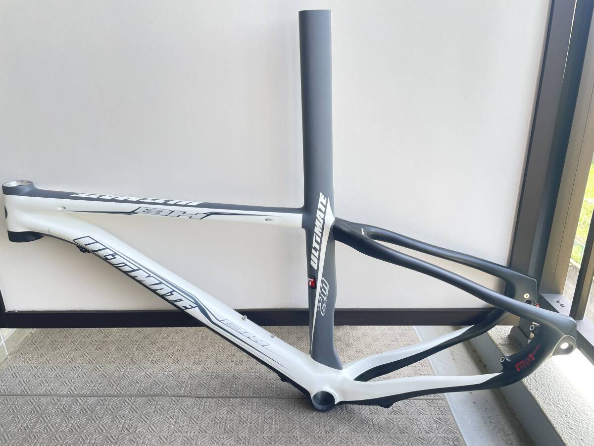 【新品未使用】BH ULTIMATE26　フルカーボンモノコック　ハードテール_画像8