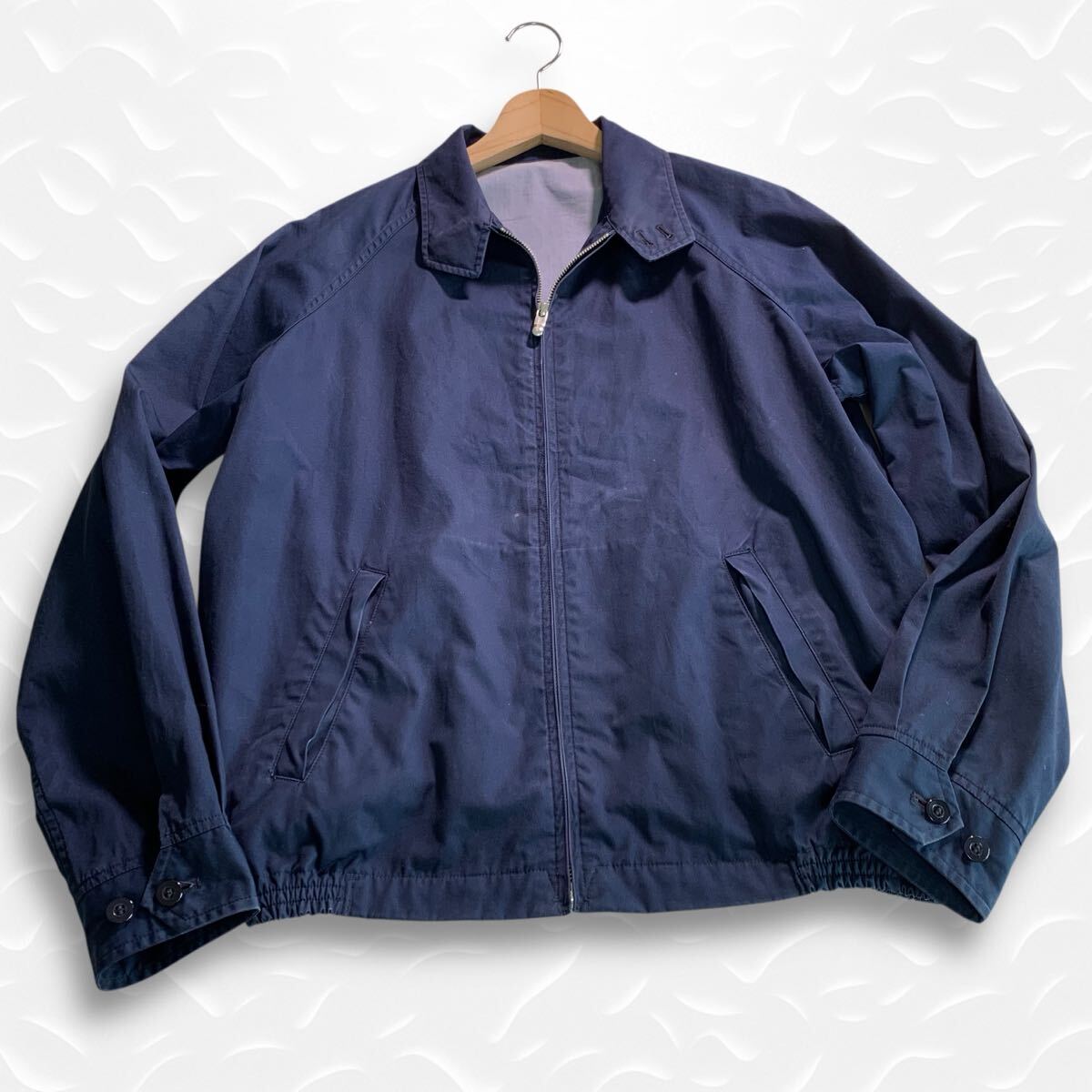 いま人気のアイテム VAN L ブルゾン アーチロゴ スイングトップ ネイビー JACKET ジャケット・アウター