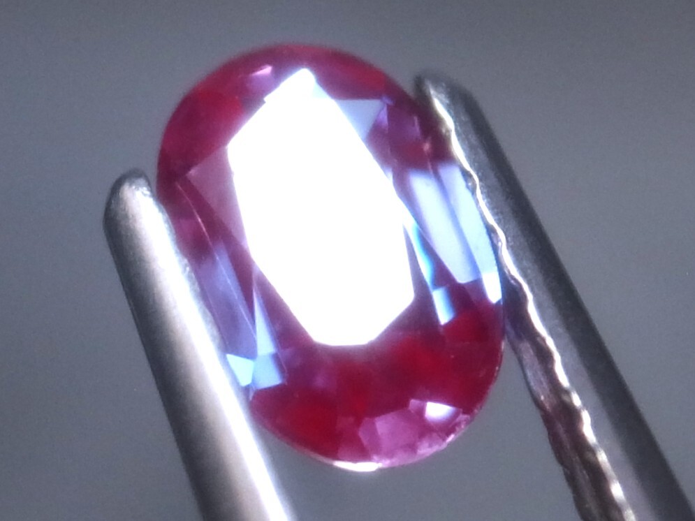 0.52ct 新品?超希少?天然と同じクリソベル素材の合成アレキサンドライト
