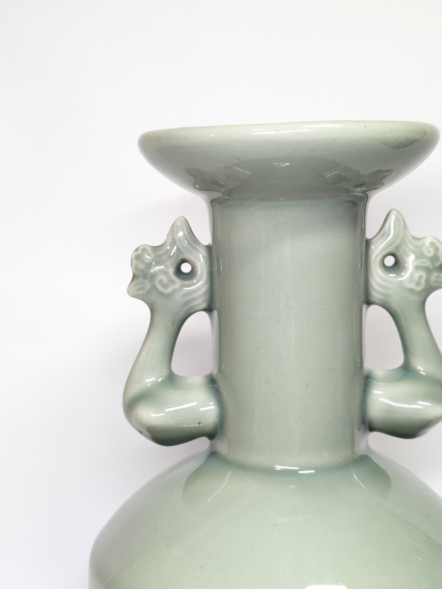 中国 龍泉窯 青磁 唐草文 瓶 高さ約29cm 【公式通販】