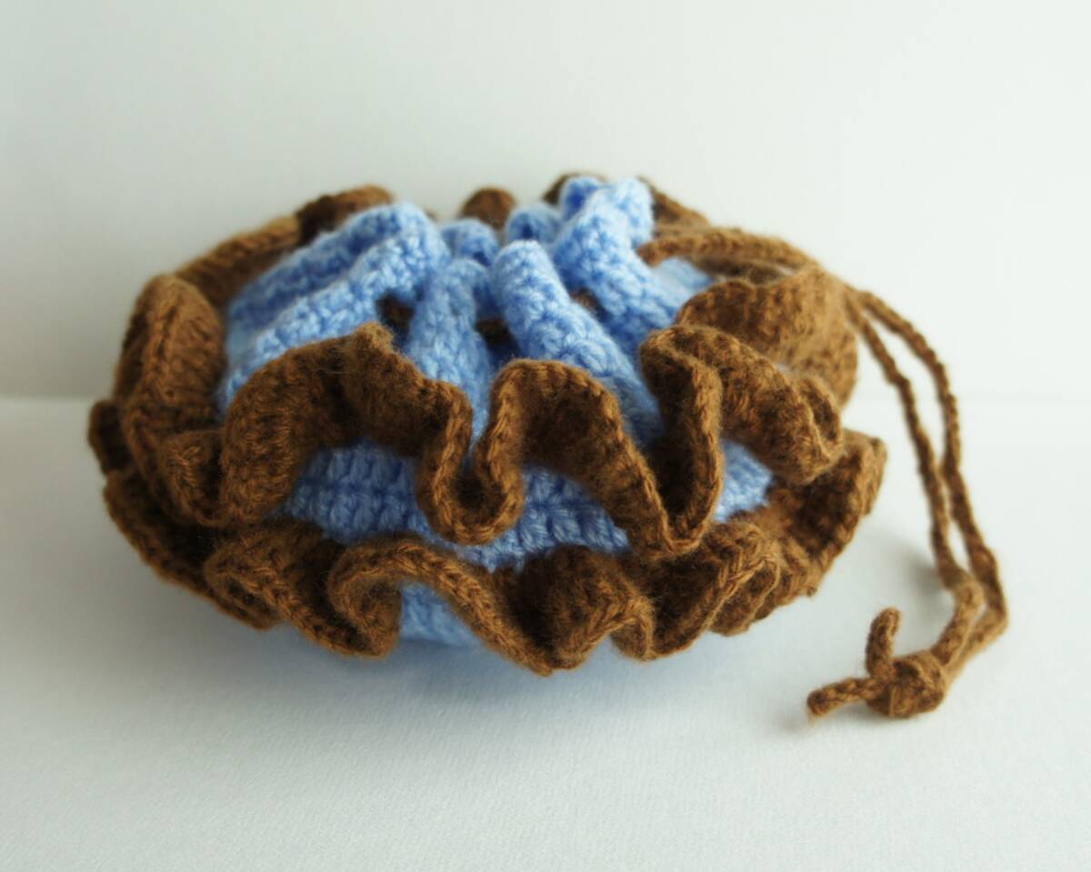 ?　ハンドメイド　 巾著 　フリル　毛纟　 かぎ針編み 手編み 