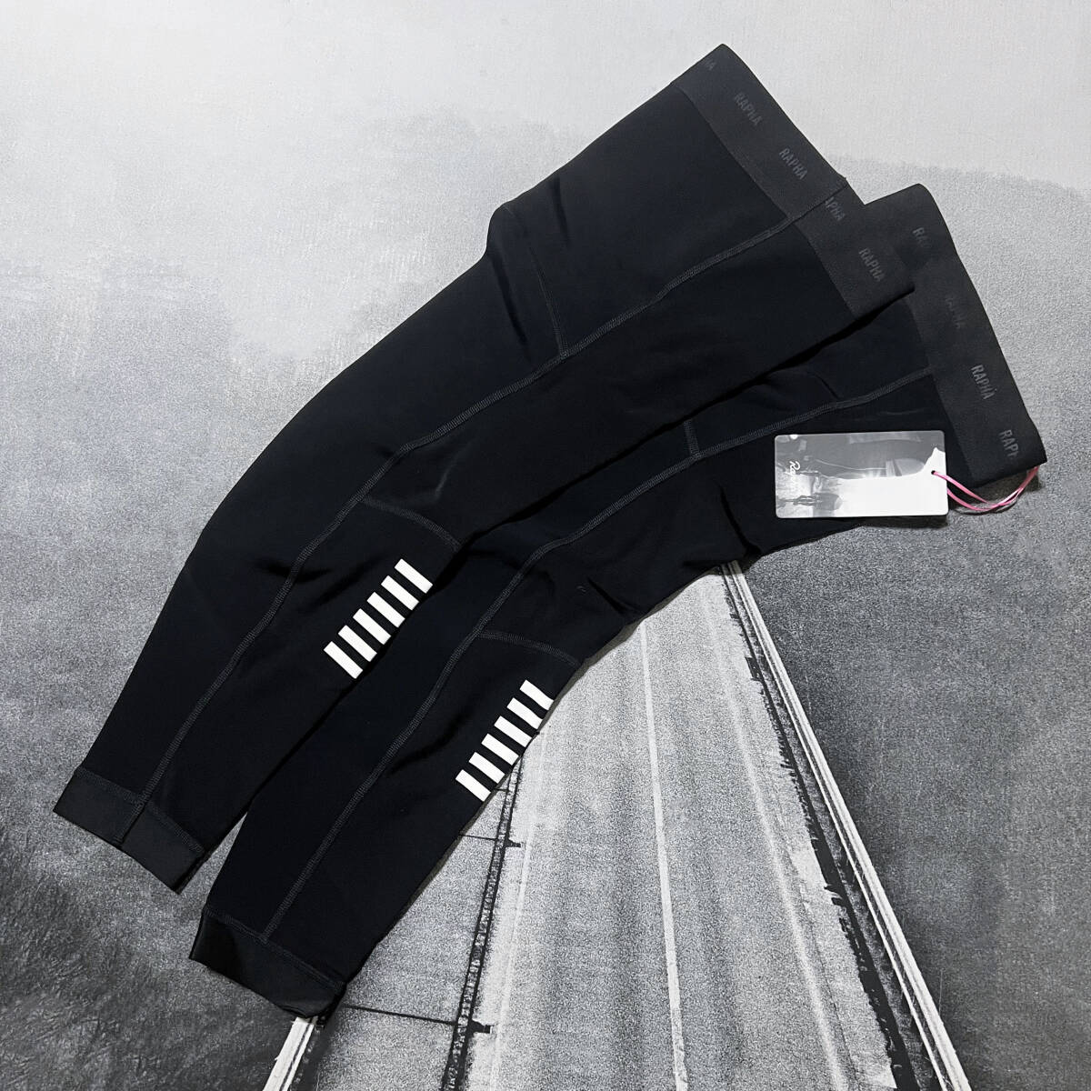 Rapha 現行版 ラファ プロチーム レッグウォーマー Mサイズ 新品 Rapha Pro Team Leg Warmers Mサイズ ブラック ラファ プロ