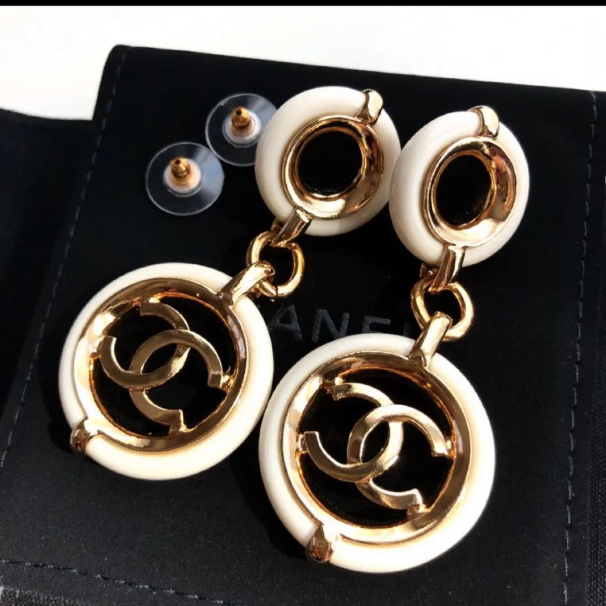 新品 超激レア未使用】かなり稀少CHANEL 世界完売 ダブルフープピアス