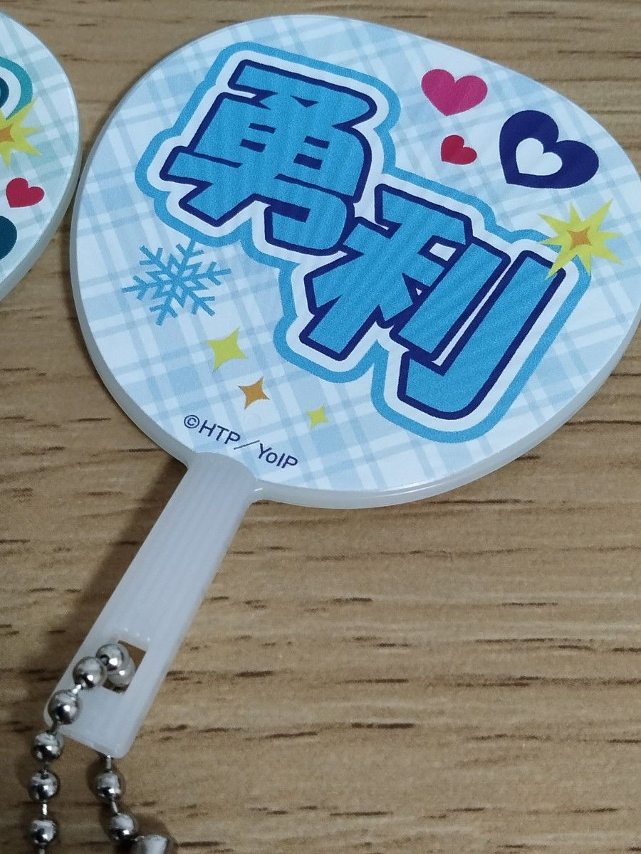 ユーリ!!! on ICE サーガ カフェ アクキー 缶バッジ 勇利 ヴィクトル