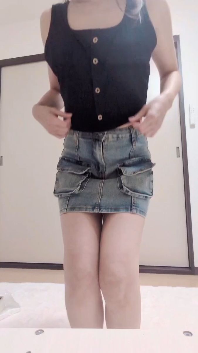 タンクトップ ショート丈