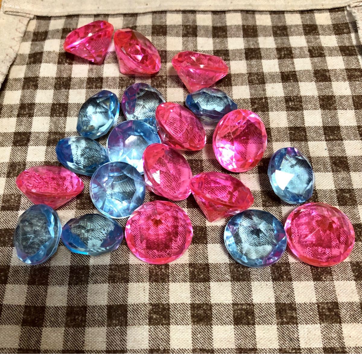 Paypayフリマ ダイヤカット プラスチックパーツ ピンク 水色 個セット 宝石玩具 オブジェ Paypayフリマ ダイヤカット プラスチックパーツ ピンク 水色 個セット 宝石玩具 オブジェ