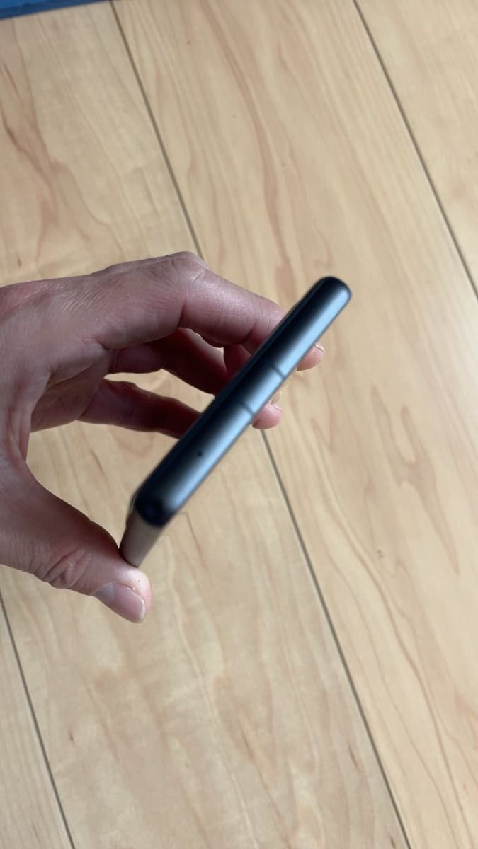 【かなり美品】Google Pixel 7a Charcoal 128 GB SIMフリー おまけ付き