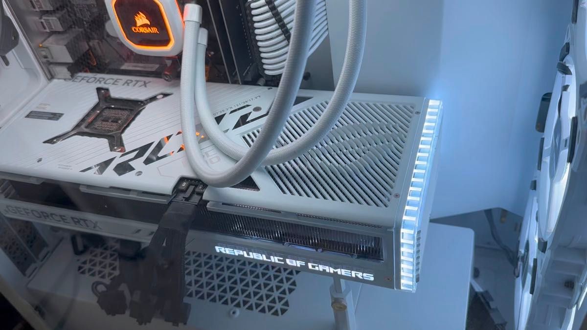 ASUS ROG STRIX GeForce RTX 4080 White