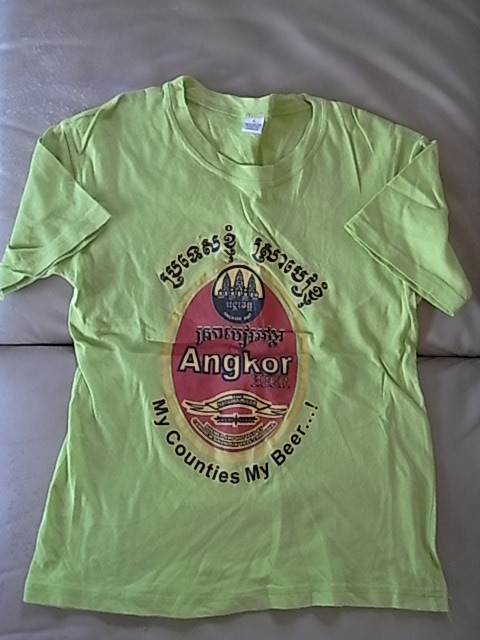 一度洗濯／未着用　カンボジア☆アンコールビールデザインの男性用Tシャツ　Sサイズ 　黄緑色_画像2