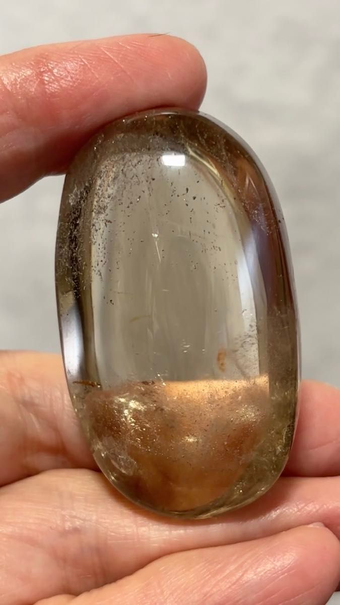スモーキーパーム 握り石 54g 持ち歩き用 魔除け 浄化 天然石