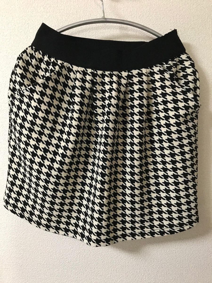千鳥格子柄のタイトスカート　ポケット付　黒×白