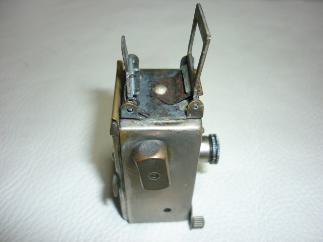 ■極々希少 美品 完動品 1935年（昭和10年）フランス製！『LANCART XYZ CAMERA』 豆カメラ 総金属製 フィルム16ｍｍ 重さ約95ｇ_画像3