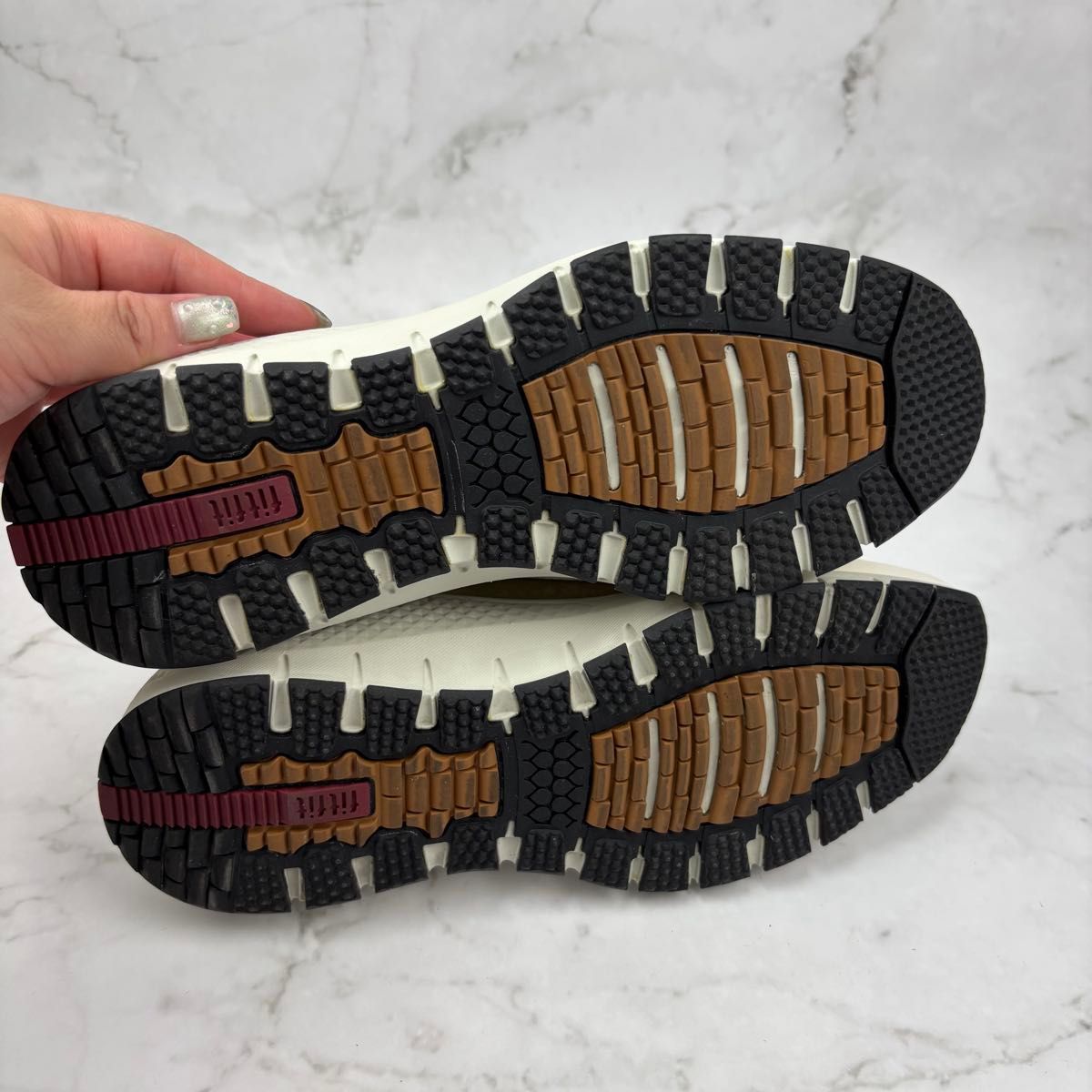 新品】fitform フィットフィット メッシュスニーカー 23 5 新品】fitform フィットフィット メッシュスニーカー 23 5