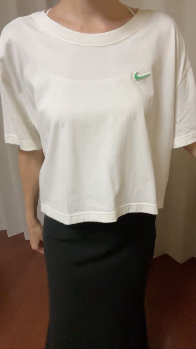 NIKE ナイキ ショート丈Tシャツ