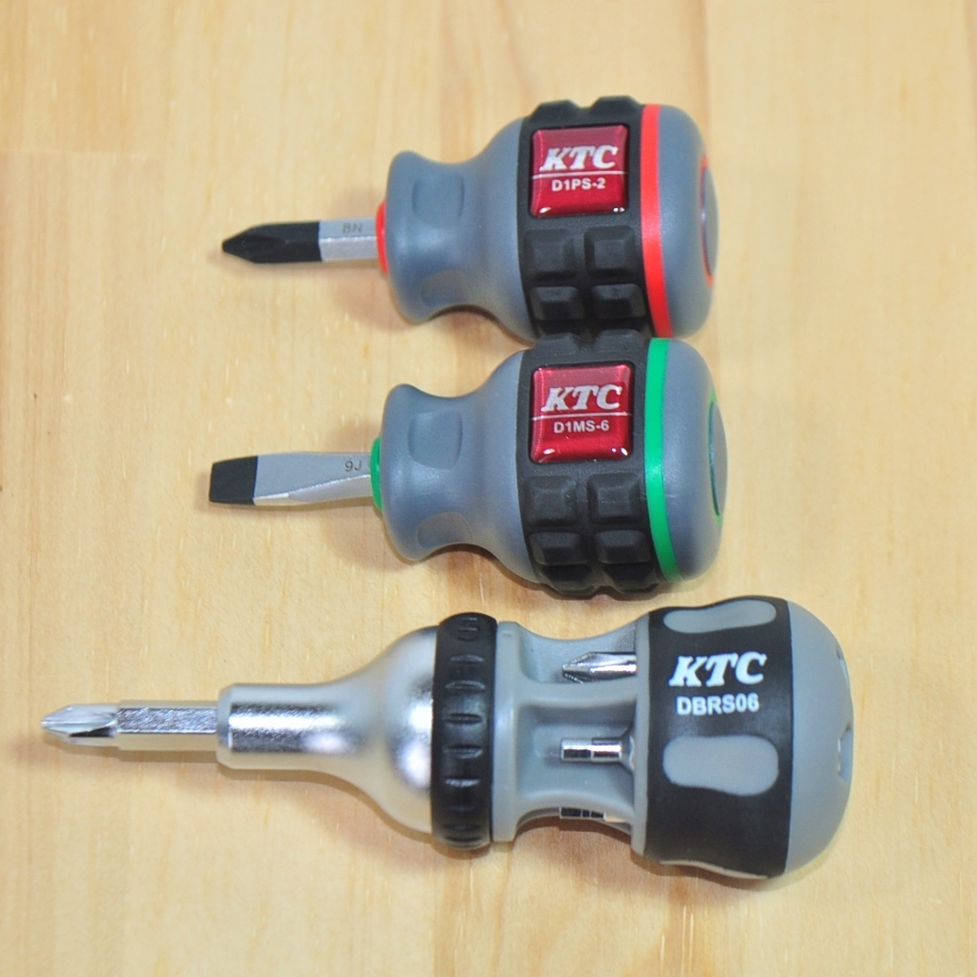 Ktc ラチェットスタッビドライバーdbrs06 樹脂柄スタッビドライバー セット D1ps 2 D1ms 6 スタビードライバー 携帯工具マルチツール Ktc ラチェットスタッビドライバーdbrs06 樹脂柄スタッビドライバー セット D1ps 2 D1ms 6 スタビードライバー 携帯工具マルチツール