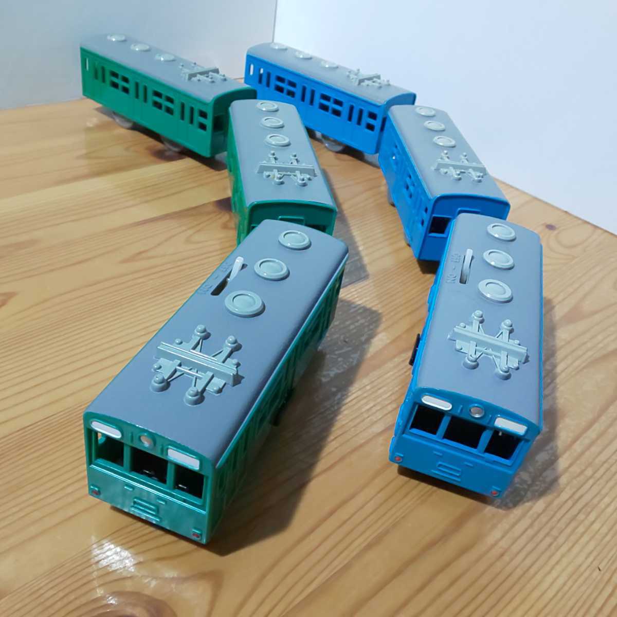  Plarail [103 series commuting train Sky blue * emerald green ]