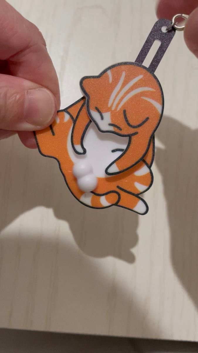 【初心者向け】 猫 タマ 回る キーホルダー スピニングボール 茶トラ