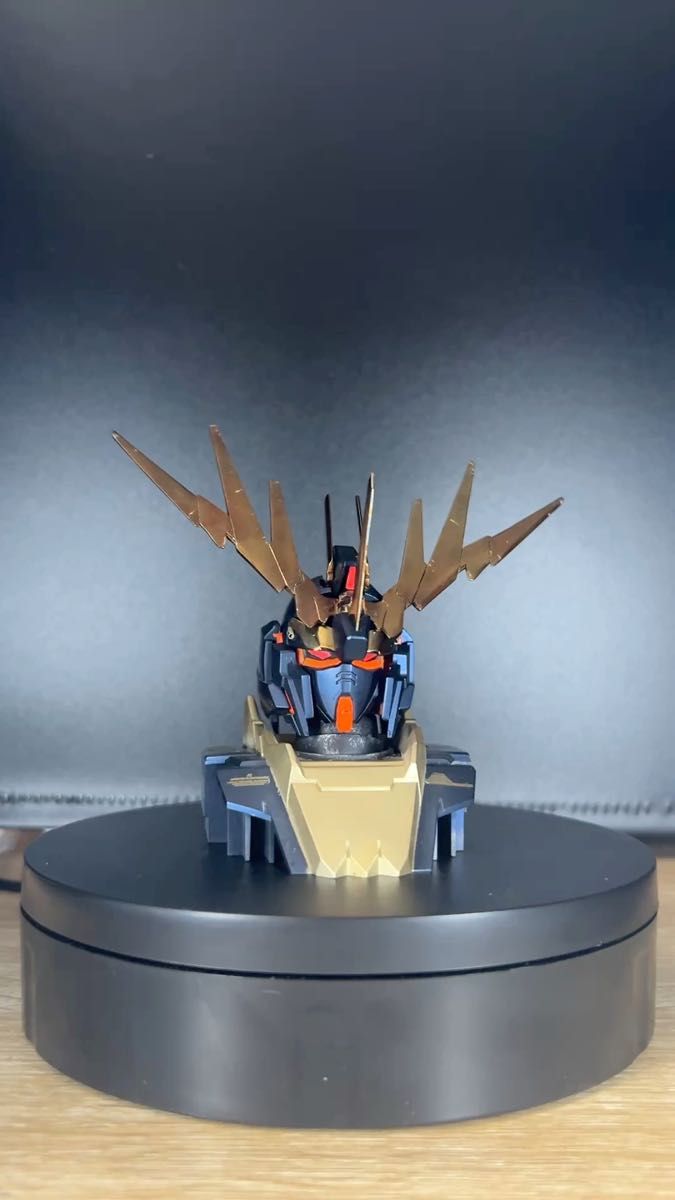 【まとめ買い値引有】【塗装済完成品】ガンダムヘッドディスプレイ バンシィ