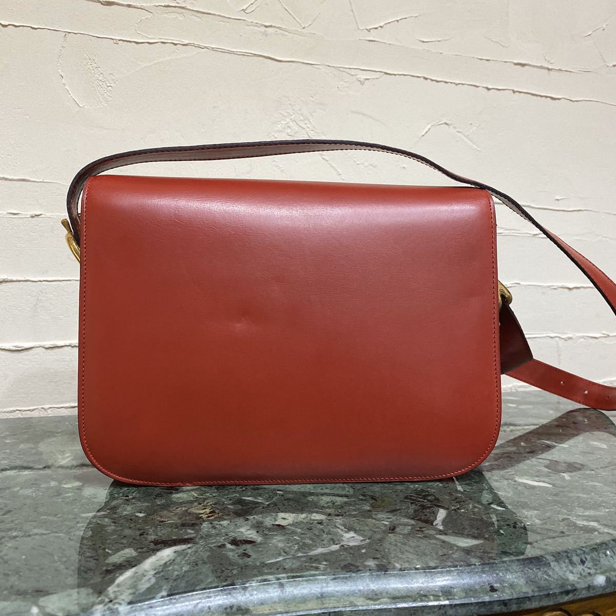 激レア 希少カラー VINTAGE OLD CELINE ホースキャリッジ ショルダーバッグ レッド 馬車金具 年代物 ヴィンテージバッグ 希少 斜め掛け_画像4