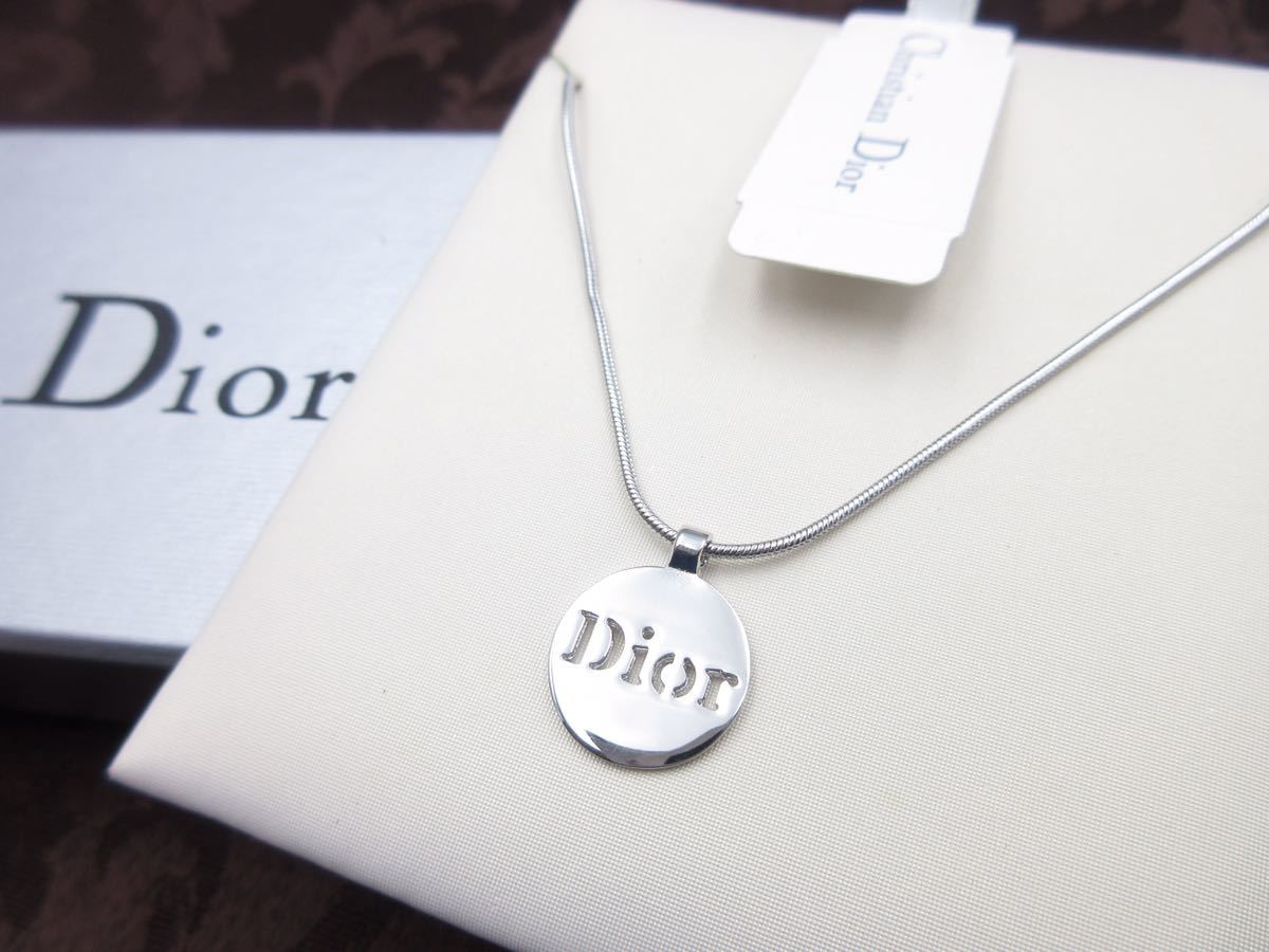 上質で快適 ネックレス Dior Christian 【新品同様】タグ付き 丸 結婚