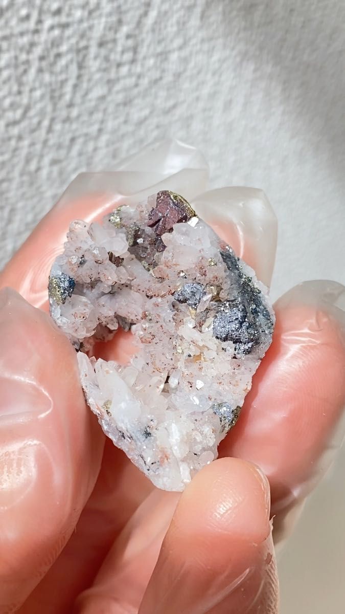 天然水晶&ピライト原石クラスター 黄鉄鉱 クォーツ/水晶 鉱物 標本 宝石 鉱石 パワーストーン 天然石 コレクション キラキラ