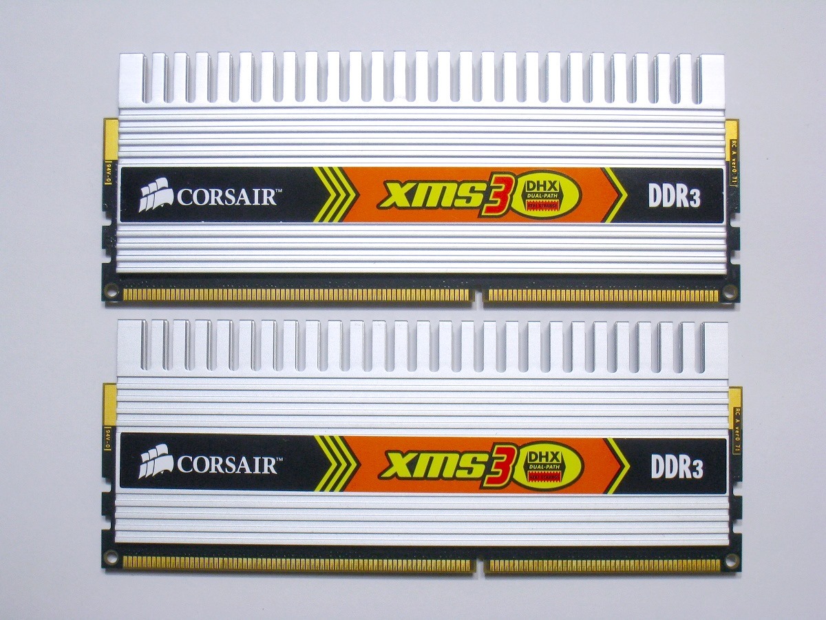 【中古】Corsairg PC3-10600 DDR3-1333 1GB×2枚 合計2GB CM3X1024-1333C9DHX_画像1