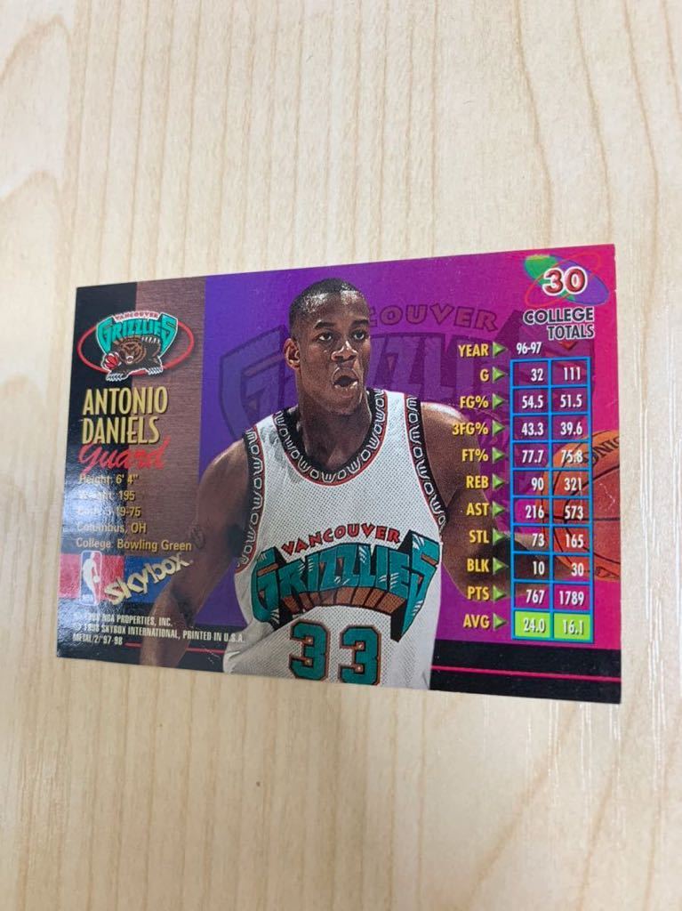 NBA Trading Card Antonio Daniels Rookie Card RC Skybox Metal Universe 97-98 90年代 Vancouver Grizzlies グリズリーズ 正規品_画像5