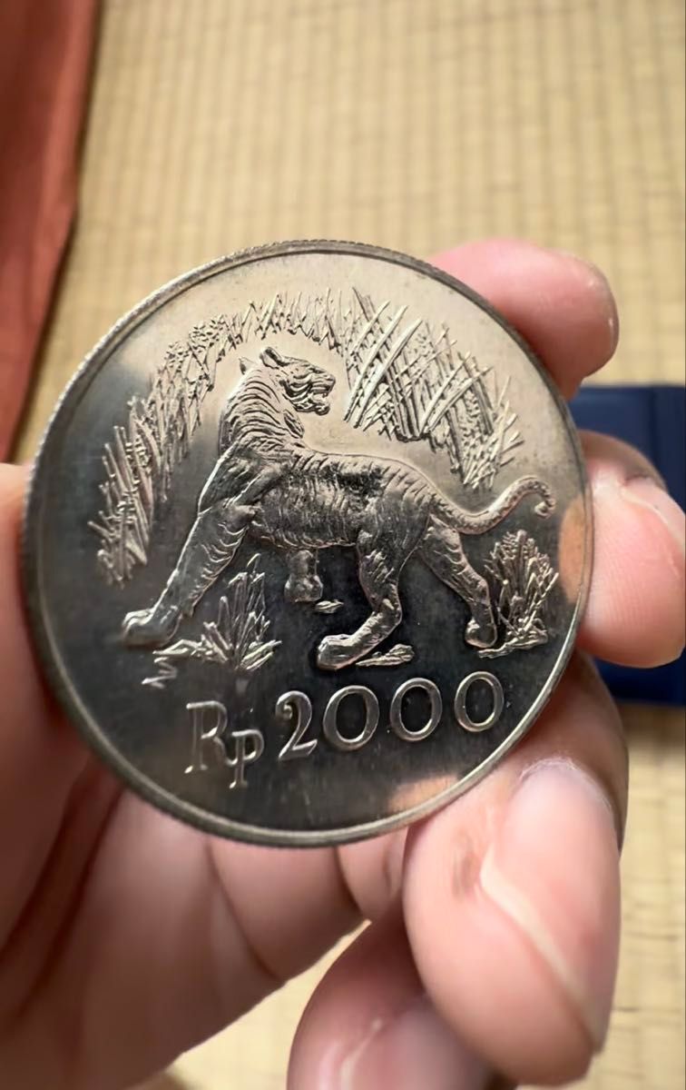 インドネシア 銀貨 コイン ルピア 大型銀貨 タイガ コイン 収集品