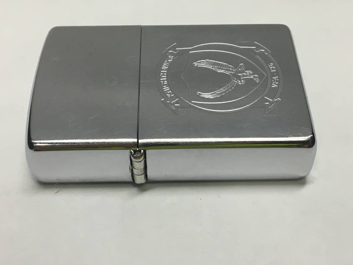 送料無料 アメリカ海軍 第136戦闘攻撃飛行隊 KNIGHTHAWKS ZIPPO 2000年製 中古 VFA-136 USN_画像8