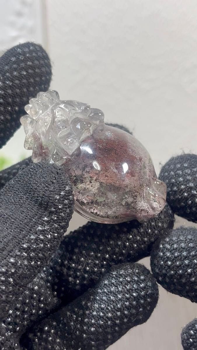ガーデンクォーツ 龍亀 ロングイ 水晶の置物 赤色の内包物入り 天然石
