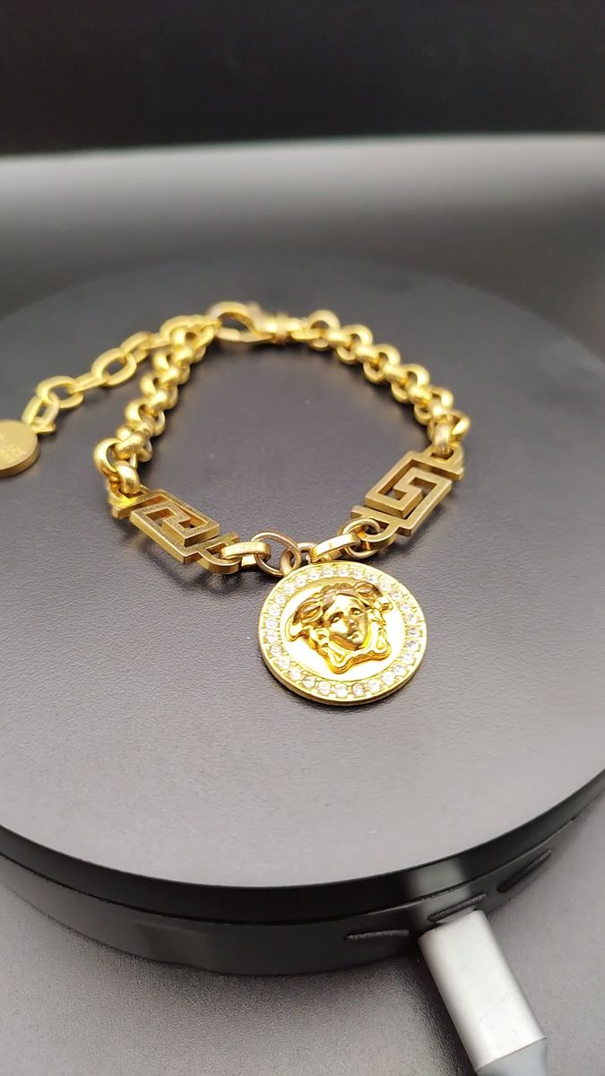 GIANNI VERSACE メドゥーサ シェル ブレスレット GIANNI VERSACE メドゥーサ シェル ブレスレット|Yahoo!フリマ