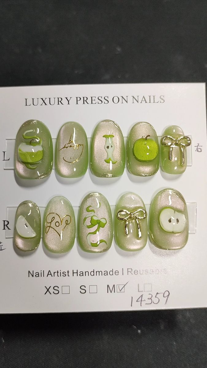 ネイルチップ現品 グリーンアップル ショートオーバル 青リンゴ 個性派ニュアンス 黄緑うるうるマグネット