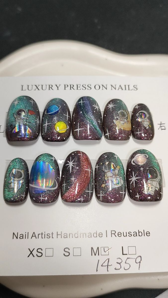 ネイルチップ現品ショートオーバル 宇宙ネイル ブルーネイル 偏光ギャラクシーマグネットネイル 個性派ショートアート宇宙飛行士ネイル