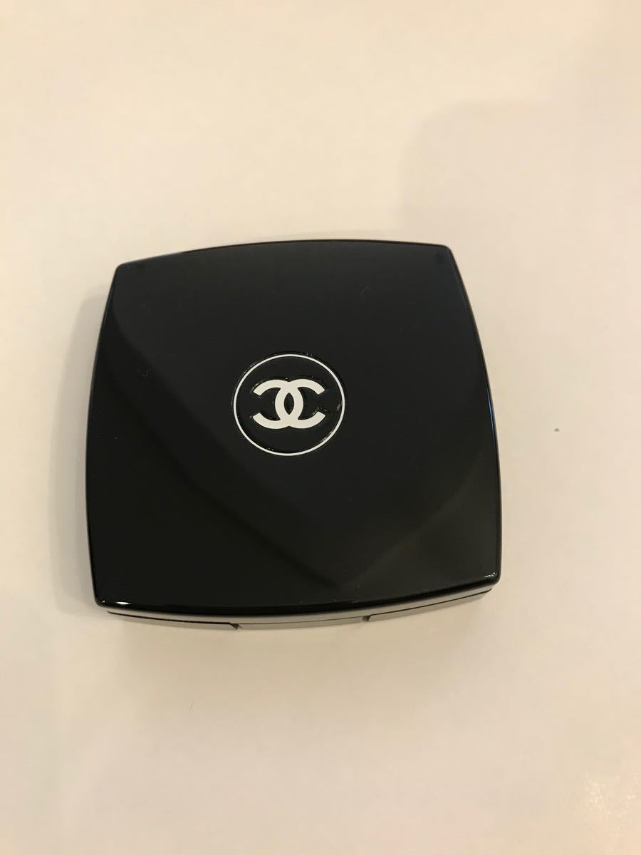 シャネル アイシャドウ　CHANEL