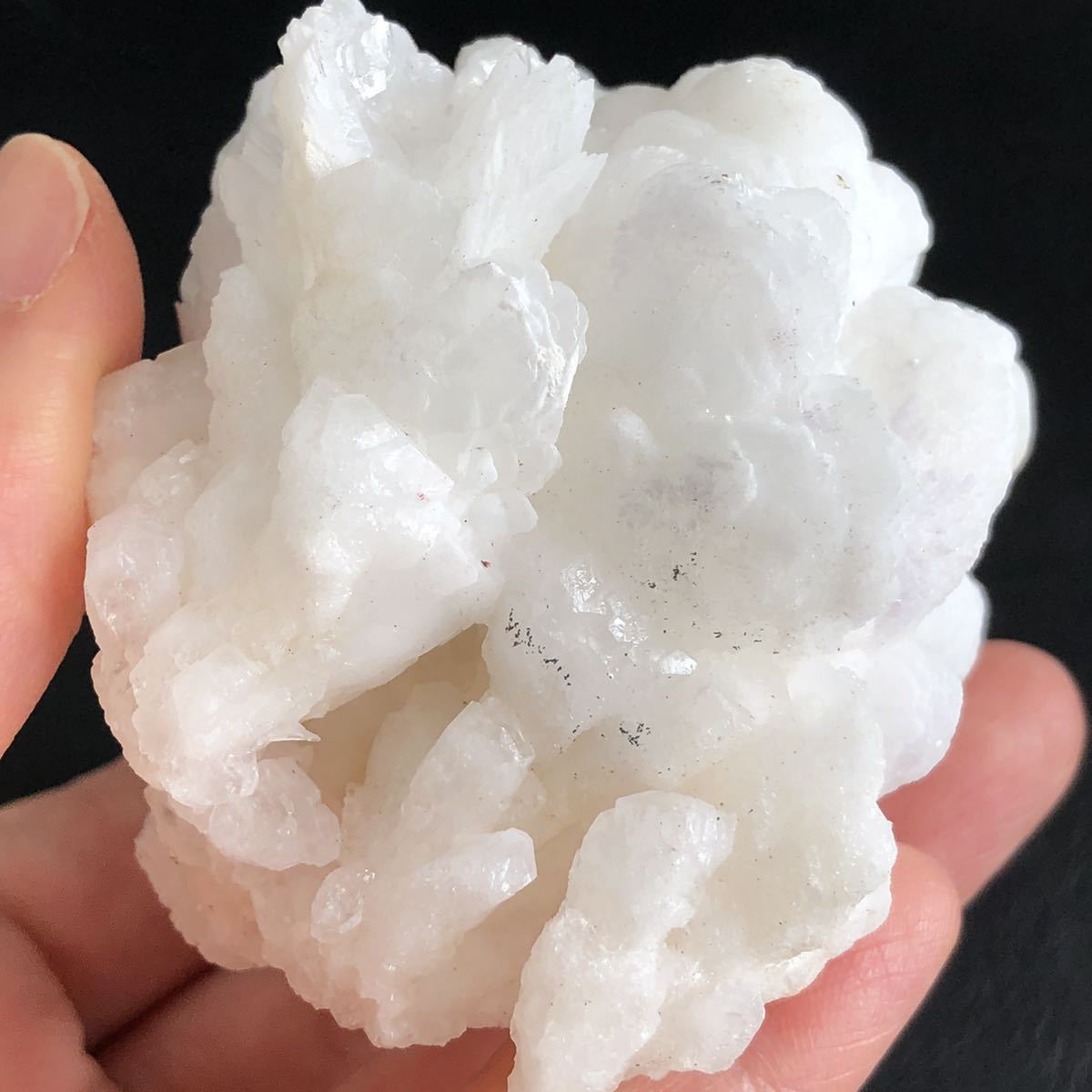 ◆新品◆水酸化アルミニウム（白色亜鉛鋼）原石◆約77×64×60㎜◆約223g◆中国東海産◆天然石 ベーマイト バイヤライト 結晶 鉱物 標本