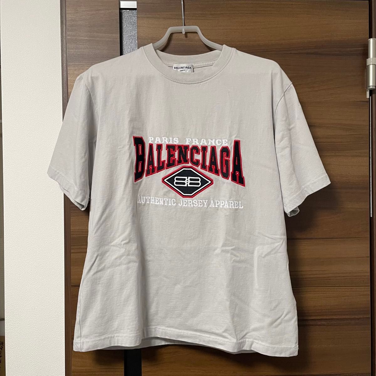 バレンシアガ ロゴ 刺繍Tシャツ|Yahoo!フリマ(旧PayPayフリマ) バレンシアガ ロゴ 刺繍Tシャツ|Yahoo!フリマ(旧PayPayフリマ)