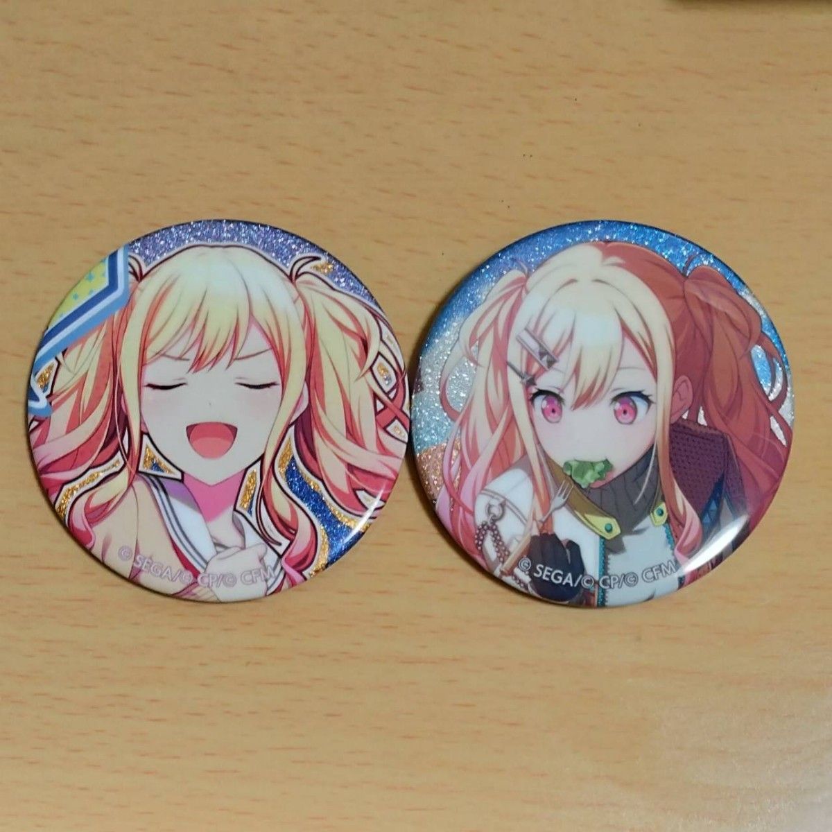数量限定価格!! プロジェクトセカイ 天馬咲希 グリッター缶バッジ 2点セット ピンズ・ピンバッジ・缶バッジ