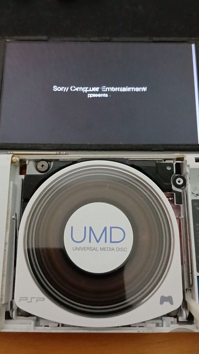 PSP-2000 UMDドライブ　純正パーツ　動作品