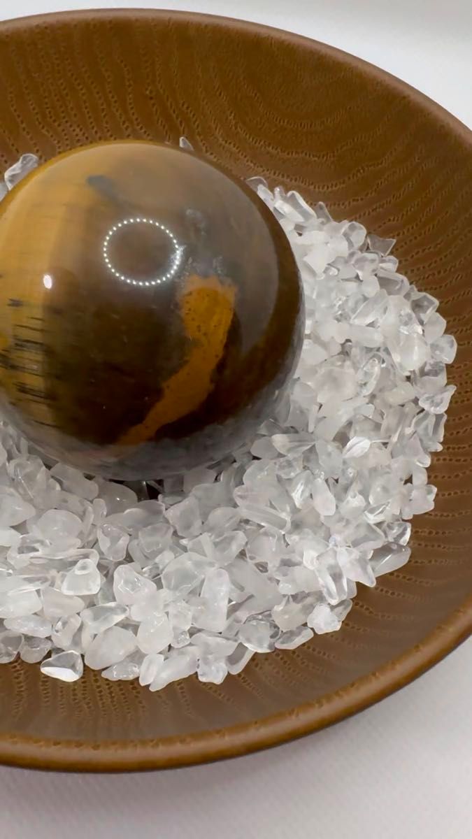 タイガーアイ スフィア 5.8cm 水晶さざれ石付き【金運・仕事運・厄除け・天然石】