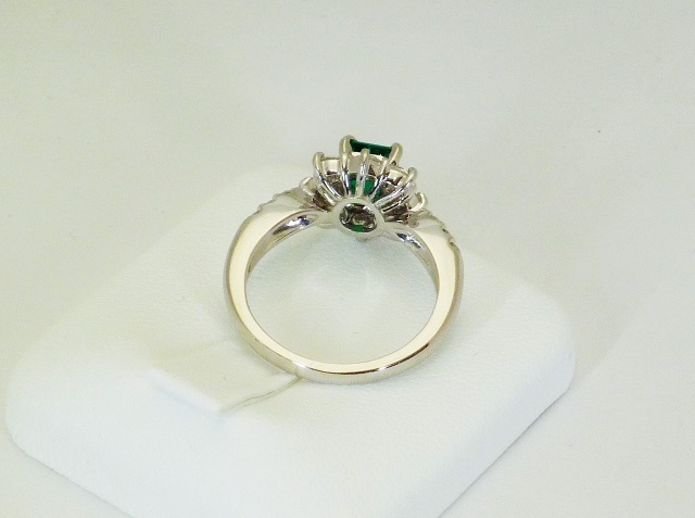 Pt emerald ring 0.657ct * judgement document attaching * high class * new goods 